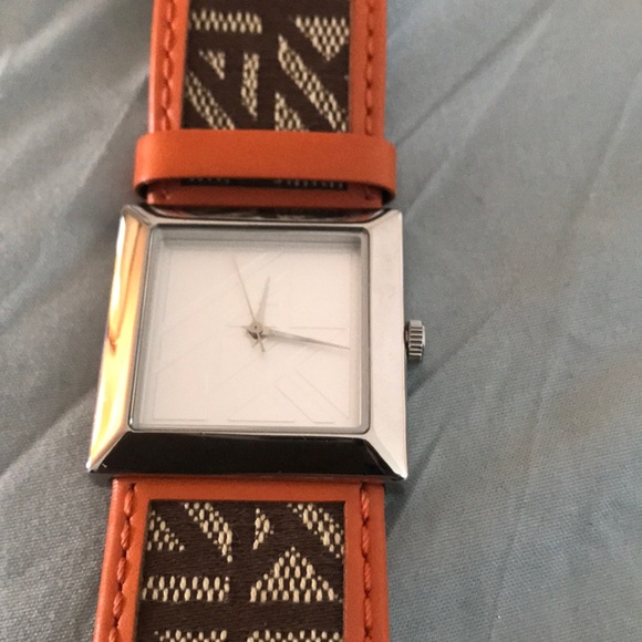 Watch - Picture 2 of 3